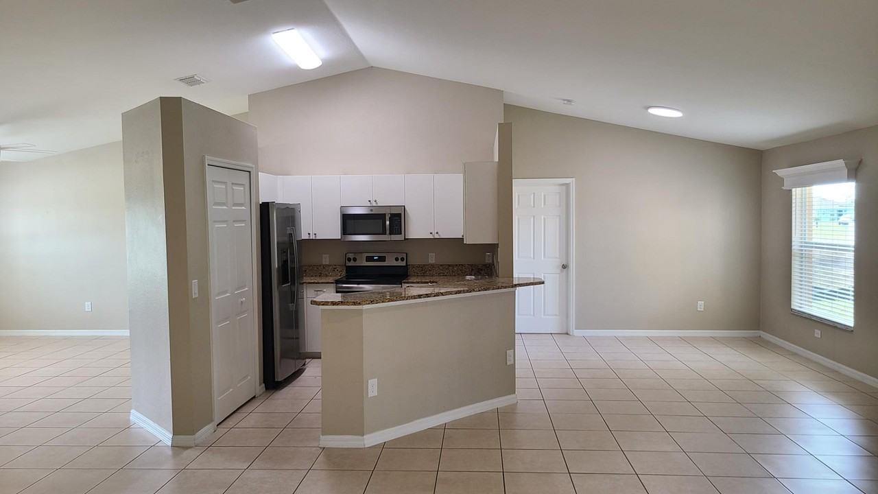 3026 Nw 6th Ct - Photo 6 of 19