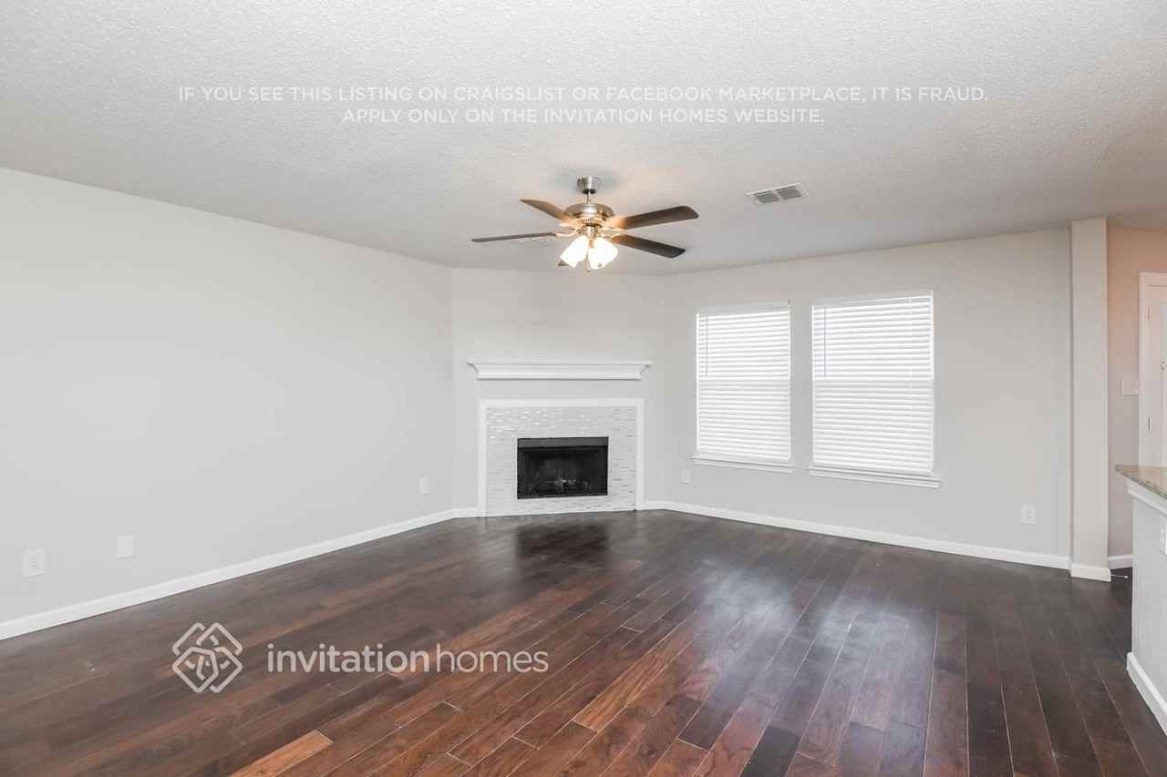 4251 Cave Cove Ct - Photo 2 of 17