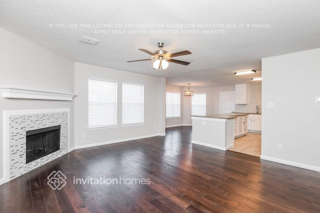 4251 Cave Cove Ct - Photo 3 of 17