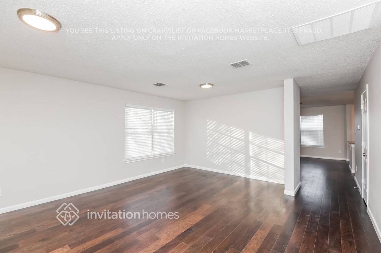 4251 Cave Cove Ct - Photo 4 of 17