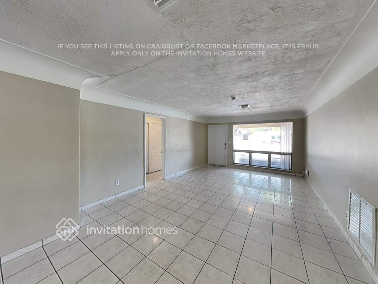 1731 N 56th Ave - Photo 3 of 22