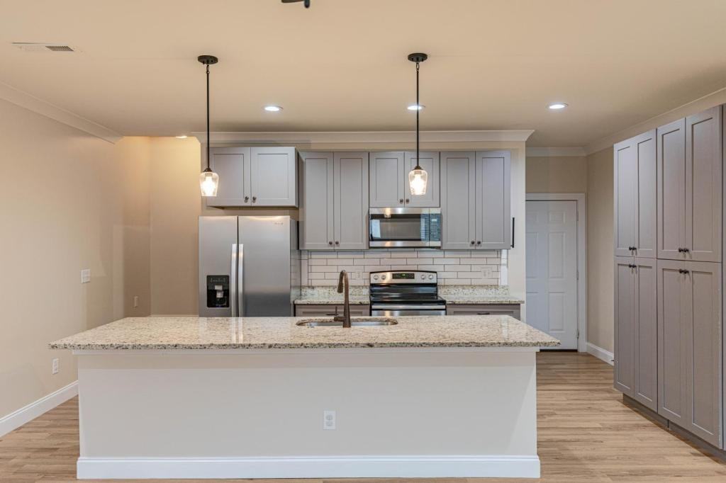 1737 Arbor Hills Dr Se - Photo 2 of 32