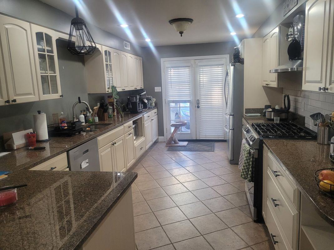 1411 Patapsco St - Photo 3 of 19