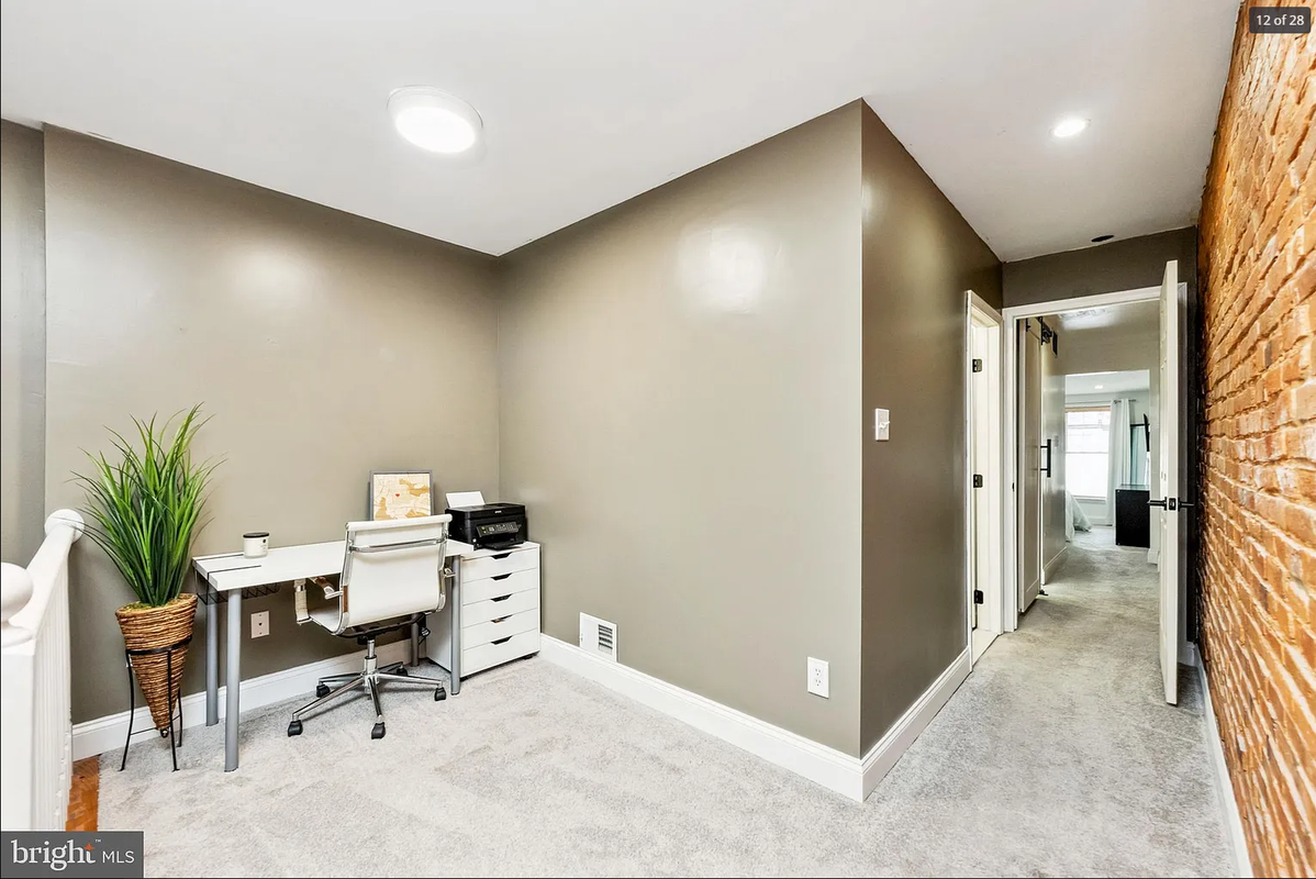 1411 Patapsco St - Photo 6 of 19