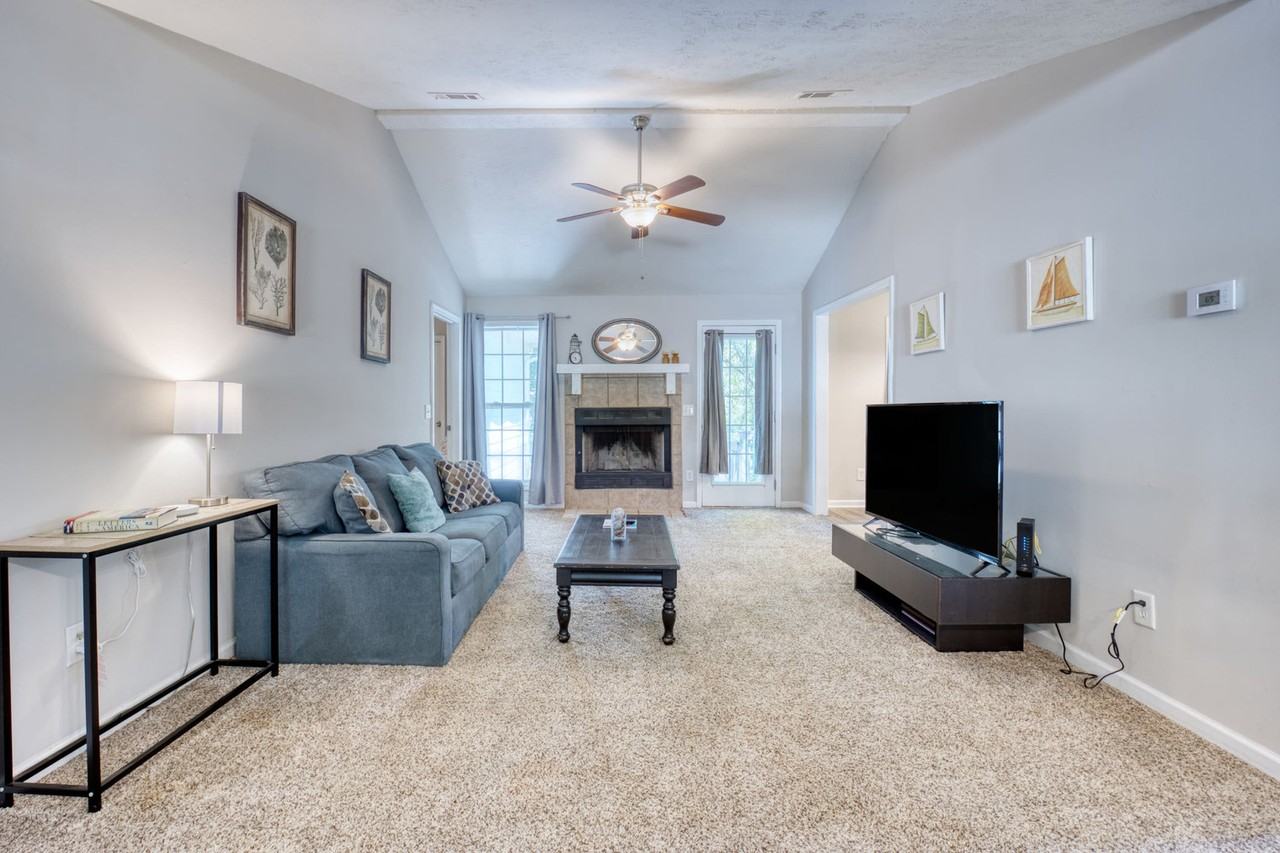 4209 King Arthur Pl #1043488P - Photo 3 of 47