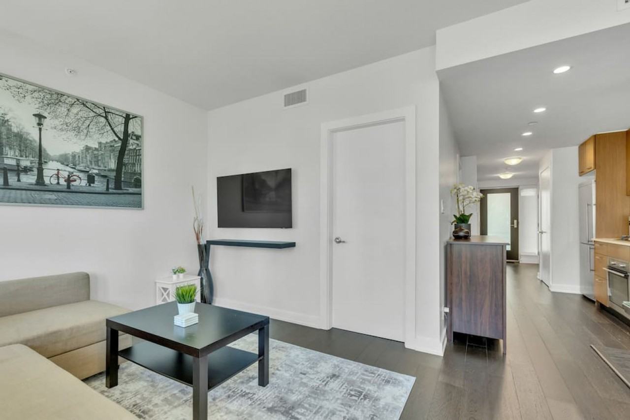 1372 Seymour St #1051764P - Photo 5 of 15