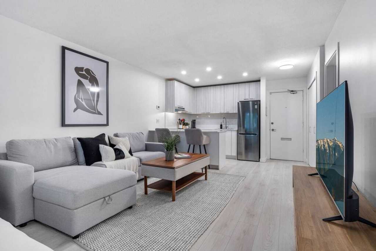 2225 West 8th Avenue - Photo 4 of 35