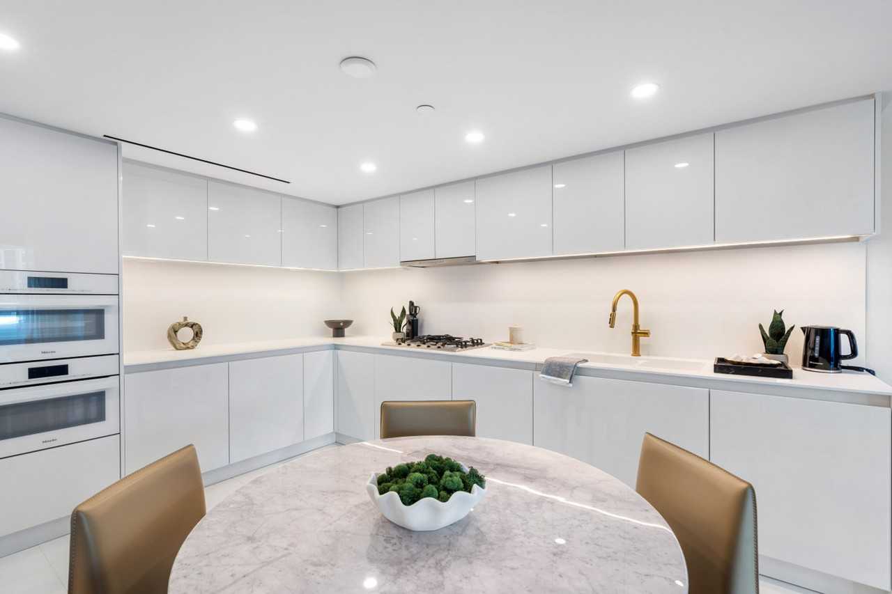 1033 Nelson St #1051945P - Photo 4 of 28