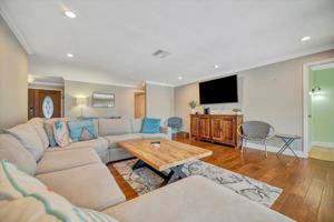 featured image of 14914 Crown Dr