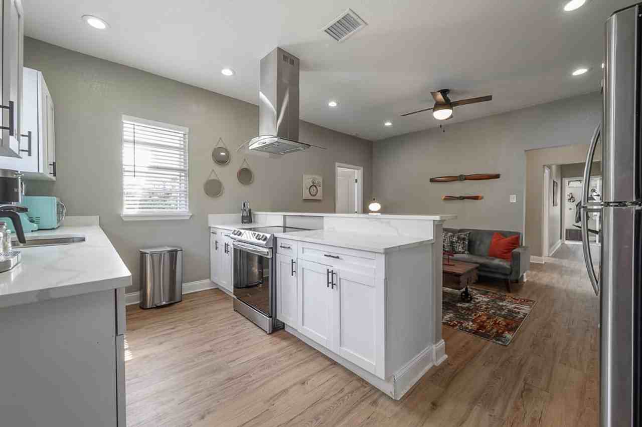 2501 West North B Street - Photo 6 of 48