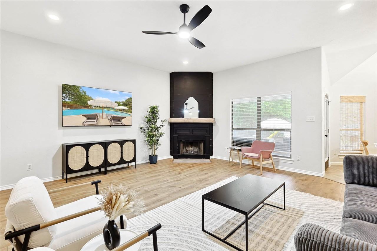 111 Creekview Dr W #1056457P - Photo 4 of 50