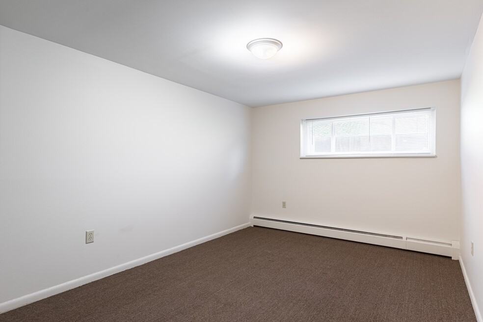 Powell's Garden - Photo 6 of 16