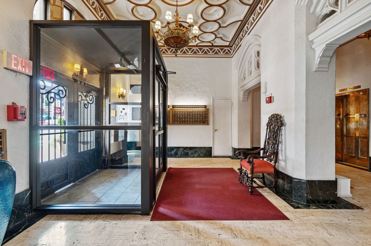 New King Edward Apartments - Photo 3 of 33