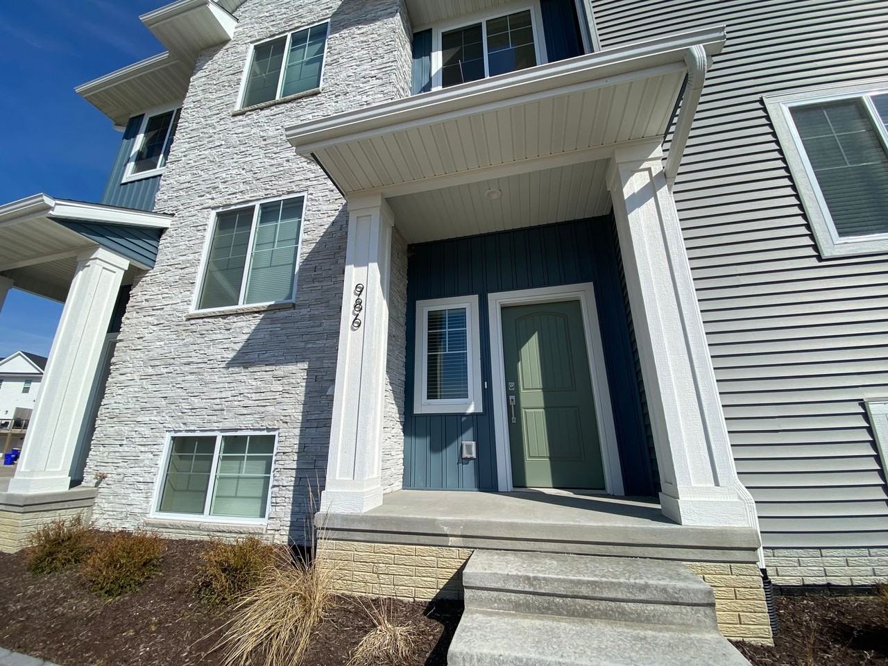 986 Dubs Dr - Photo 2 of 30