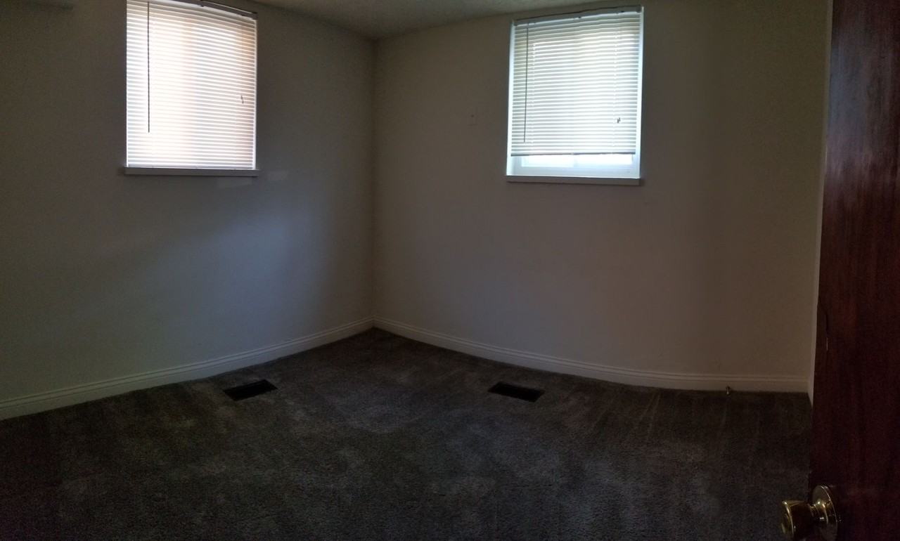 614 Hampshire Rd #4 - Photo 5 of 5