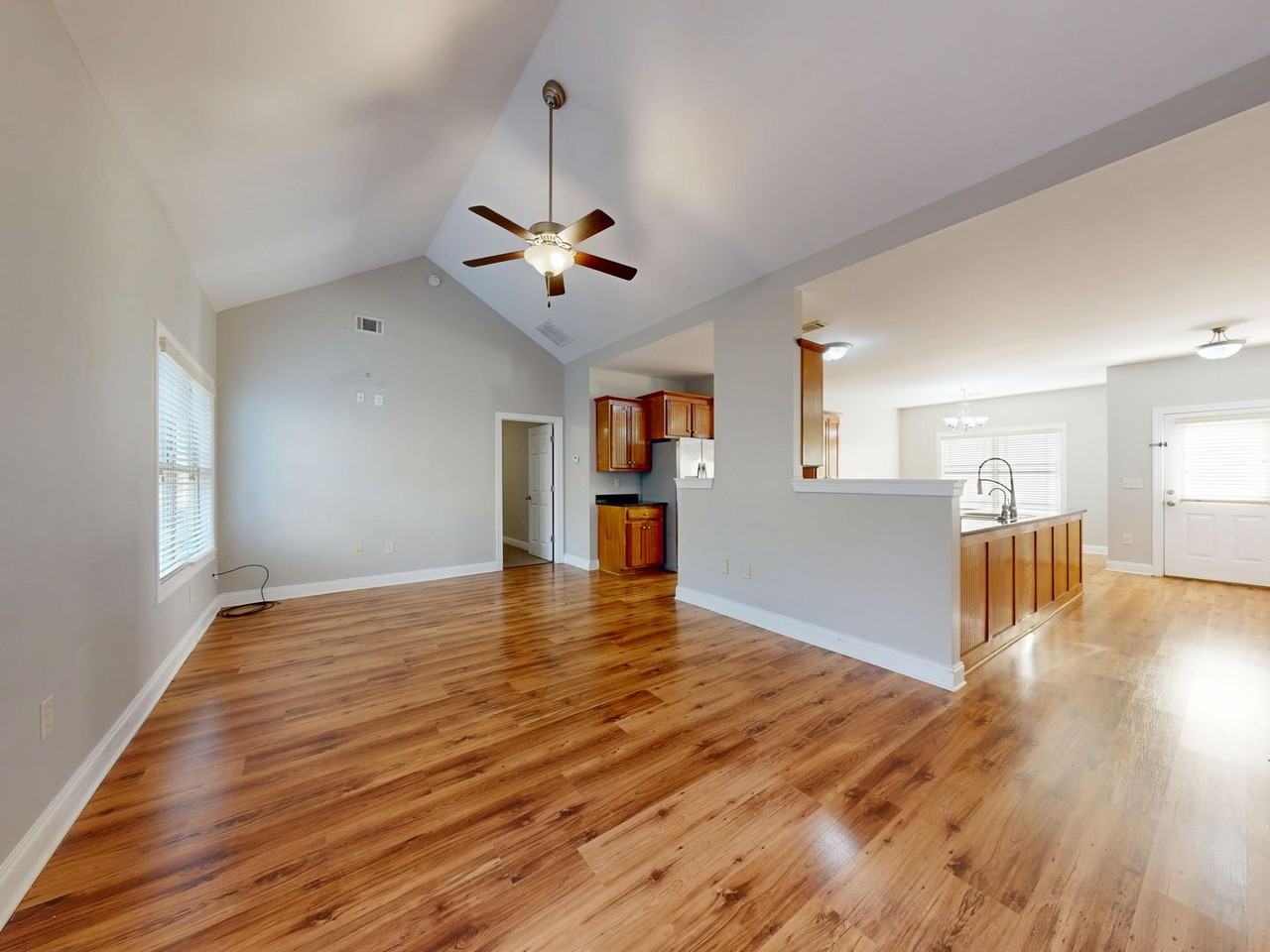 176 Garrett Dr - Photo 4 of 16