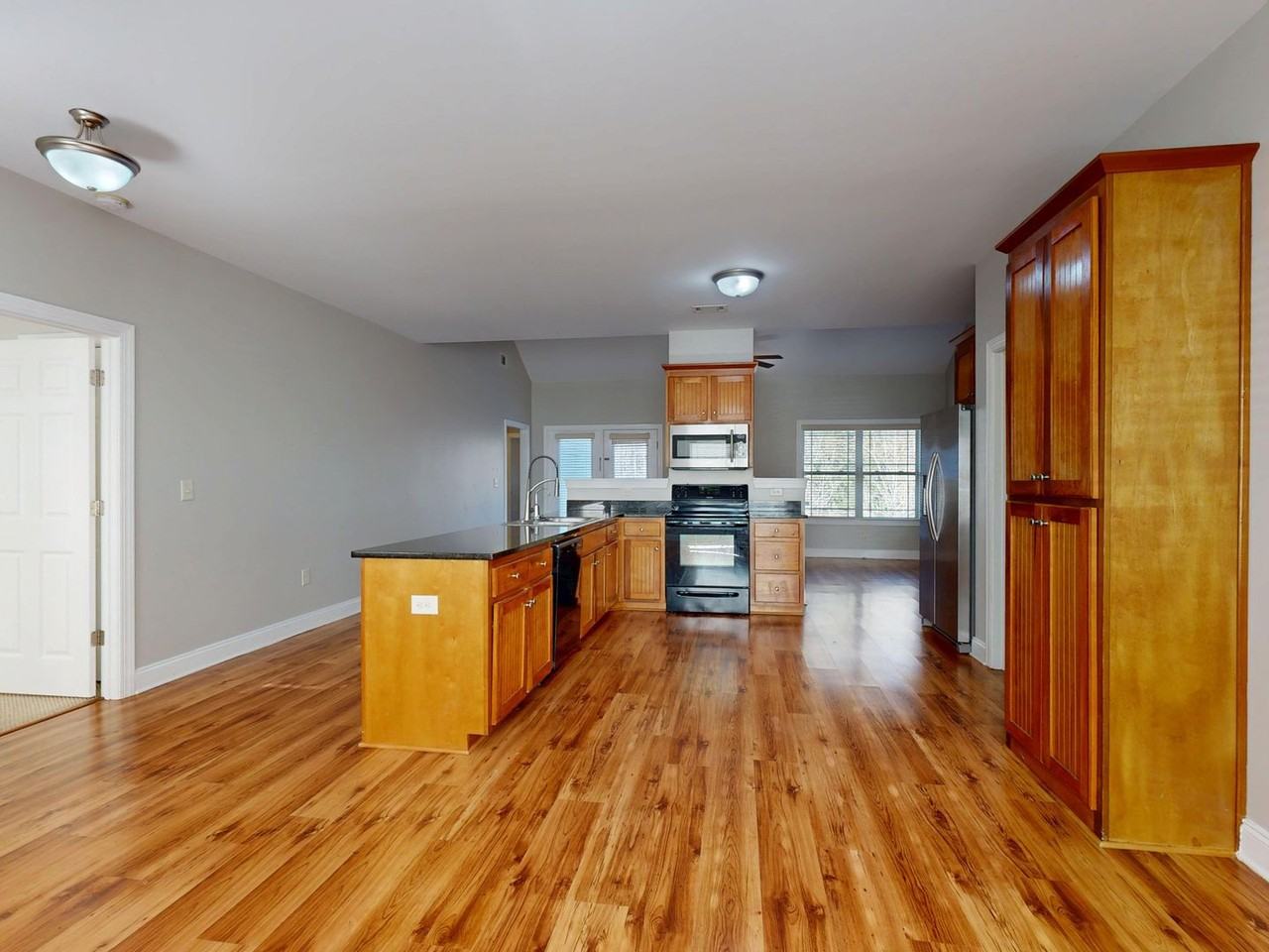 176 Garrett Dr - Photo 7 of 16