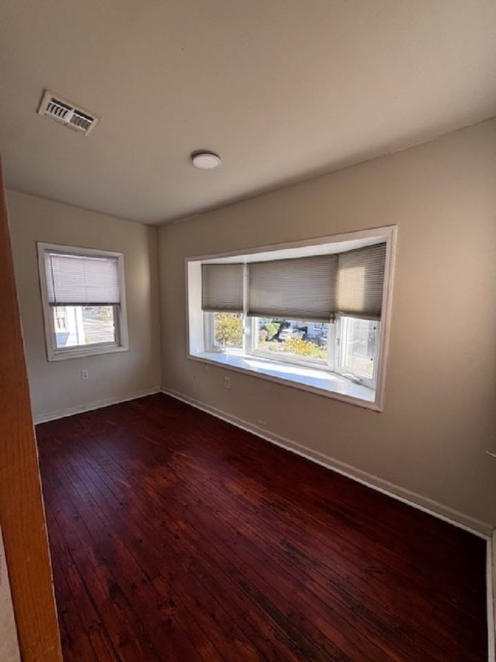 46 N Willow St - Photo 2 of 11