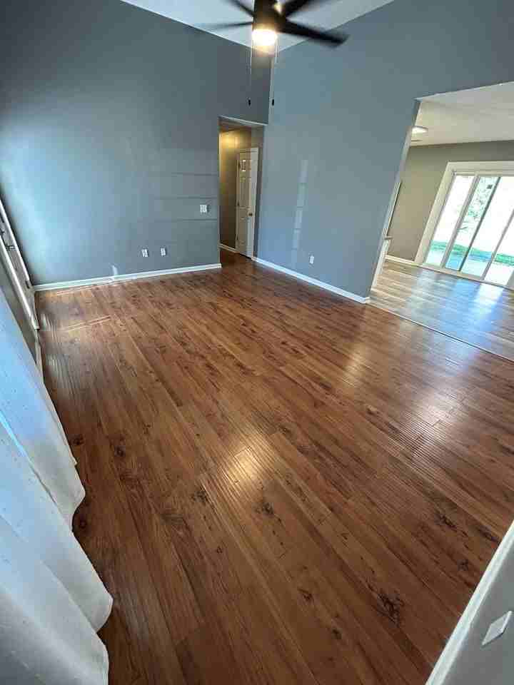 405 Charlotte Dr - Photo 3 of 21