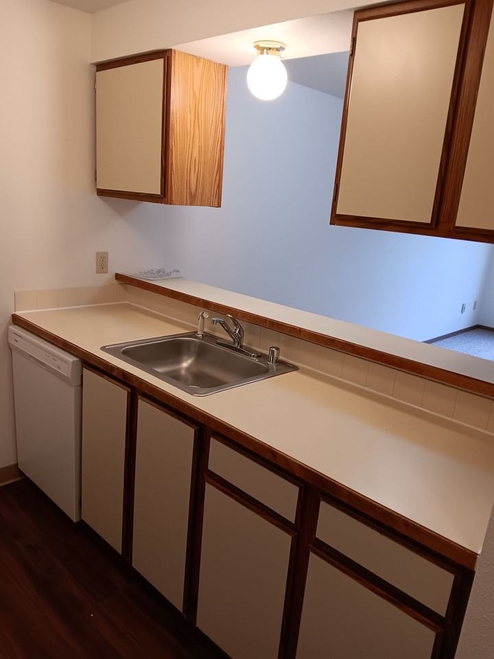 Hart Terrace Apartments - Photo 2 of 4