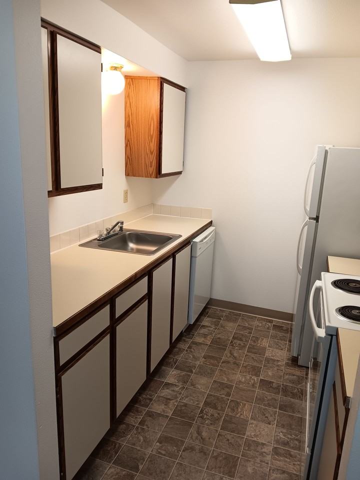 Hart Terrace Apartments - Photo 3 of 4