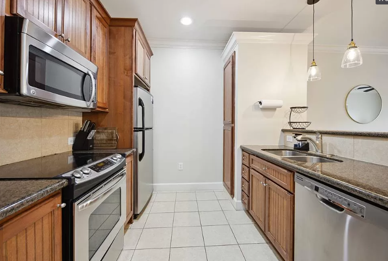 2203 Dorrington St #304 - Photo 7 of 18