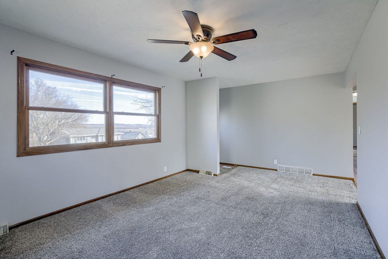 3113 Golden Blvd - Photo 3 of 24