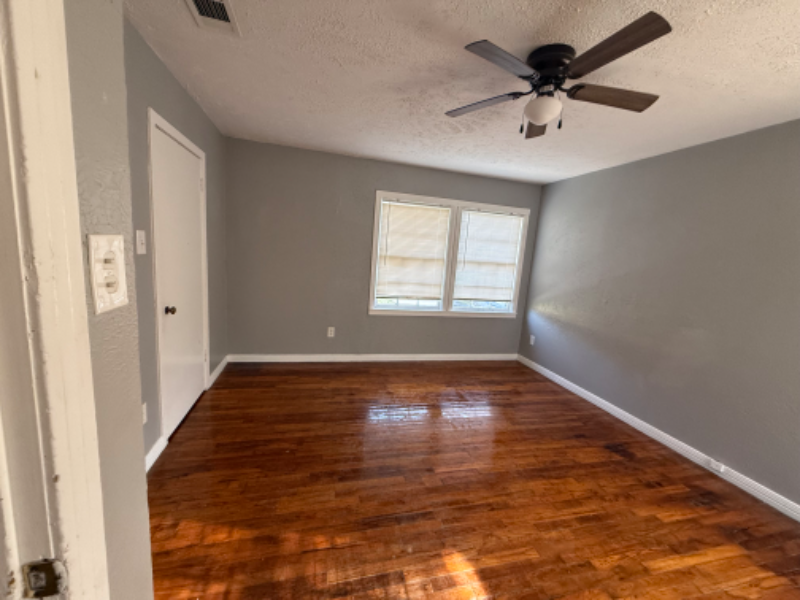 304 Williams Ave #304-5 - Photo 3 of 5