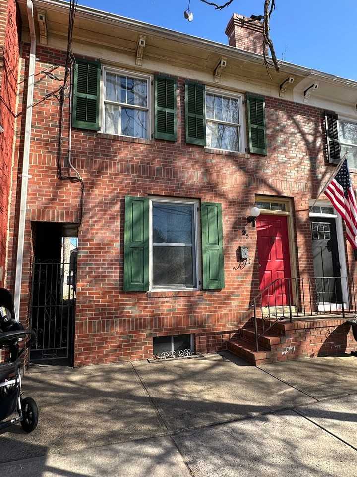 25 Crosswicks St - Photo 2 of 13