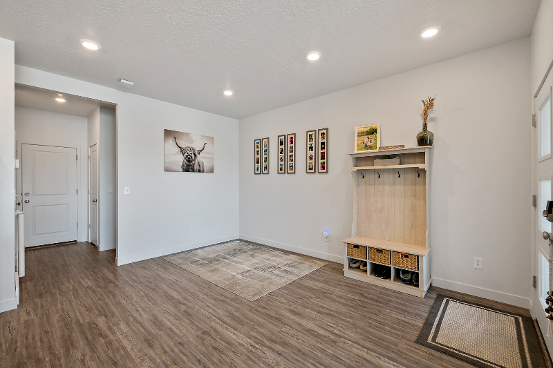 1104 W Early Light Way - Photo 4 of 20