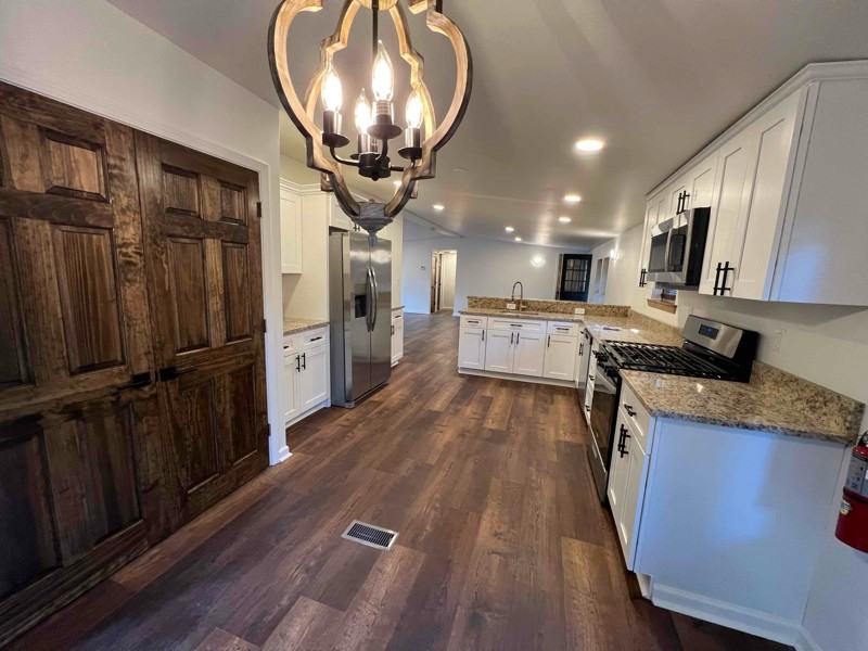 116 Oak Grove Cir - Photo 7 of 20