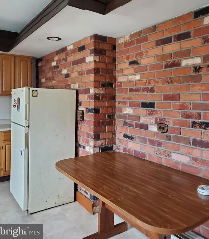 600 N 2nd St - Photo 3 of 12