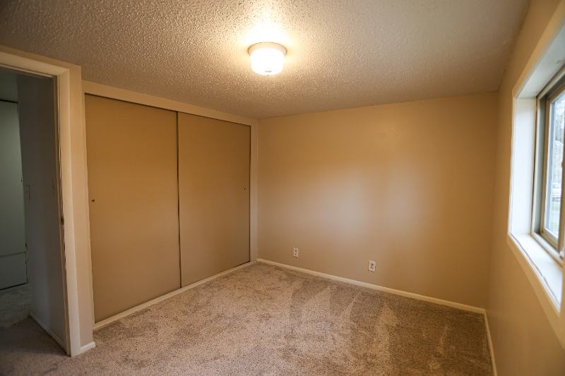 217 S G St - Photo 6 of 20