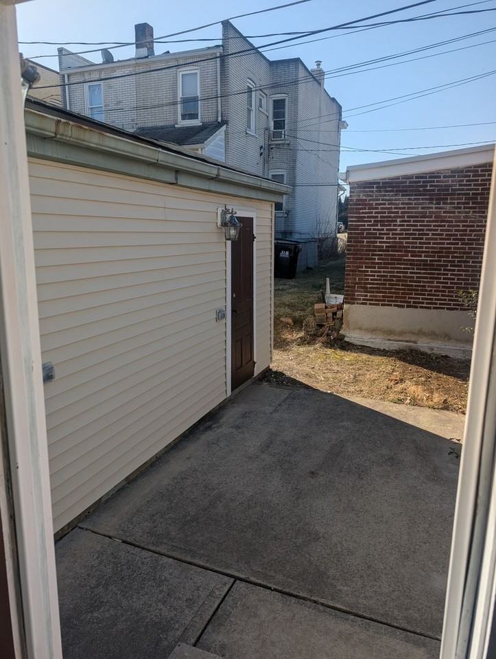 416 E Laurel St - Photo 6 of 18