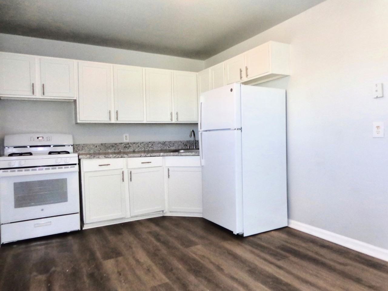 1625 W Pembroke Ave #3 - Photo 2 of 15