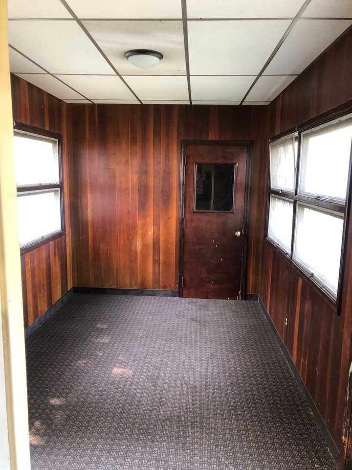 2702 106th St - Photo 2 of 13