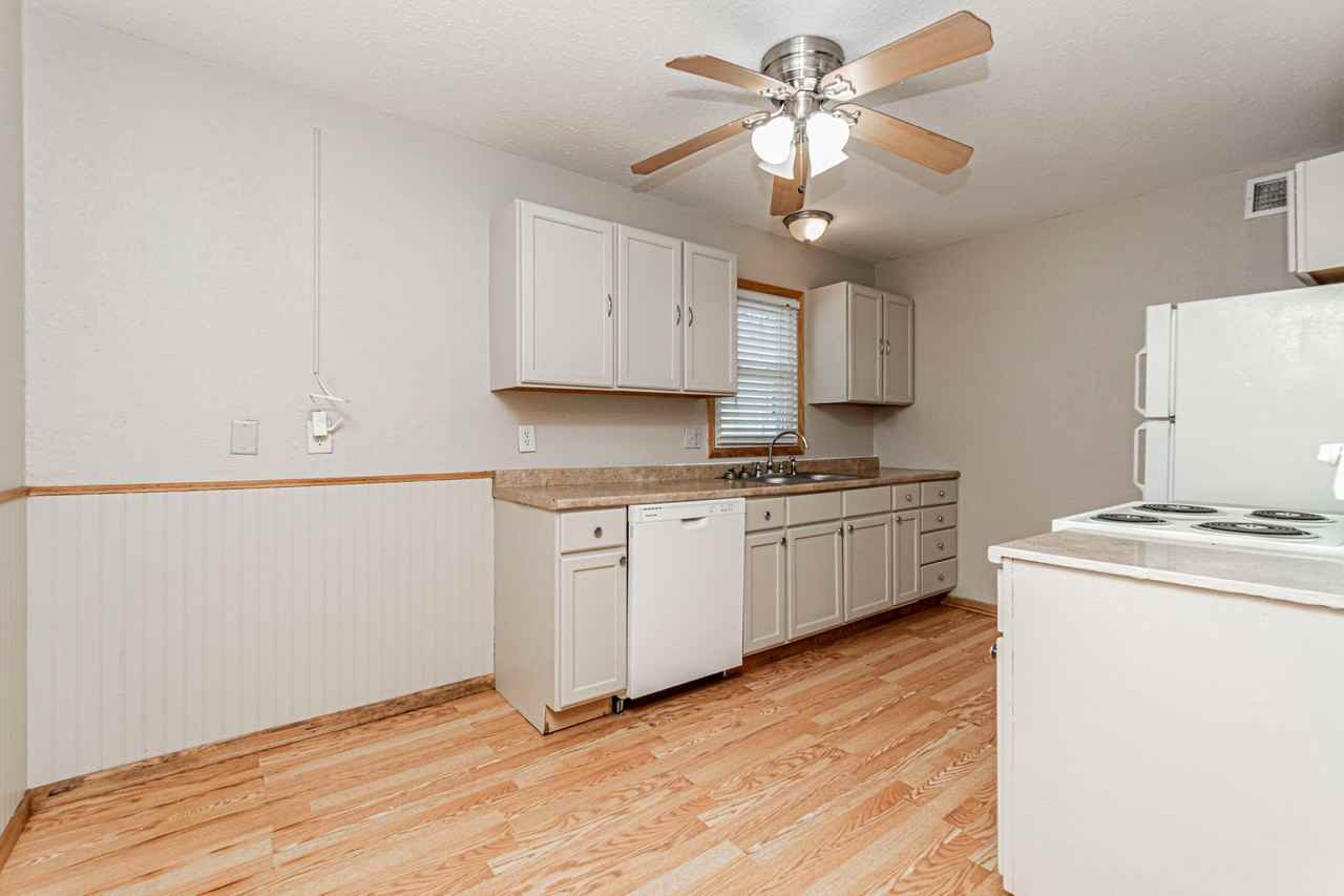 1212 Downtain St - Photo 7 of 26