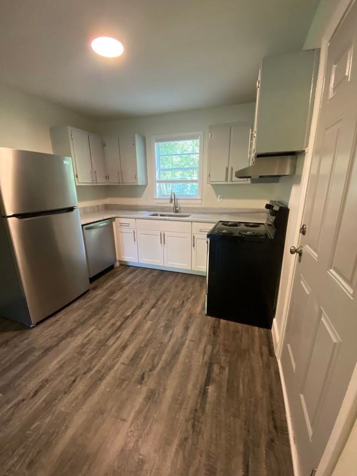 1607 Sharkey St - Photo 7 of 11