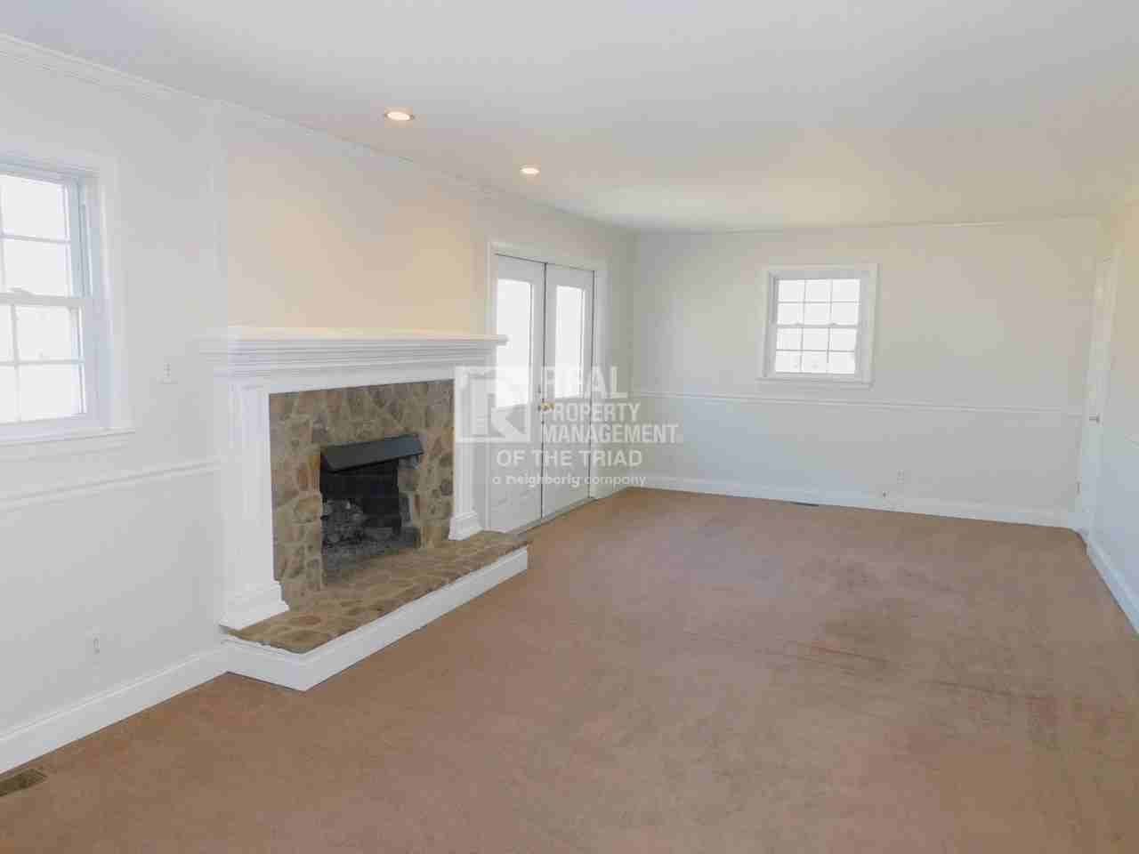 2116 Kello Dr - Photo 3 of 23