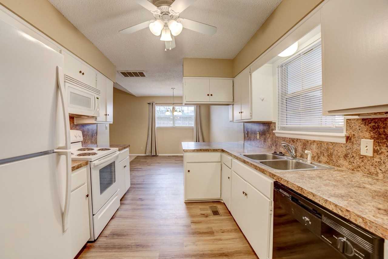 3302 E 56th Pl #A - Photo 7 of 27