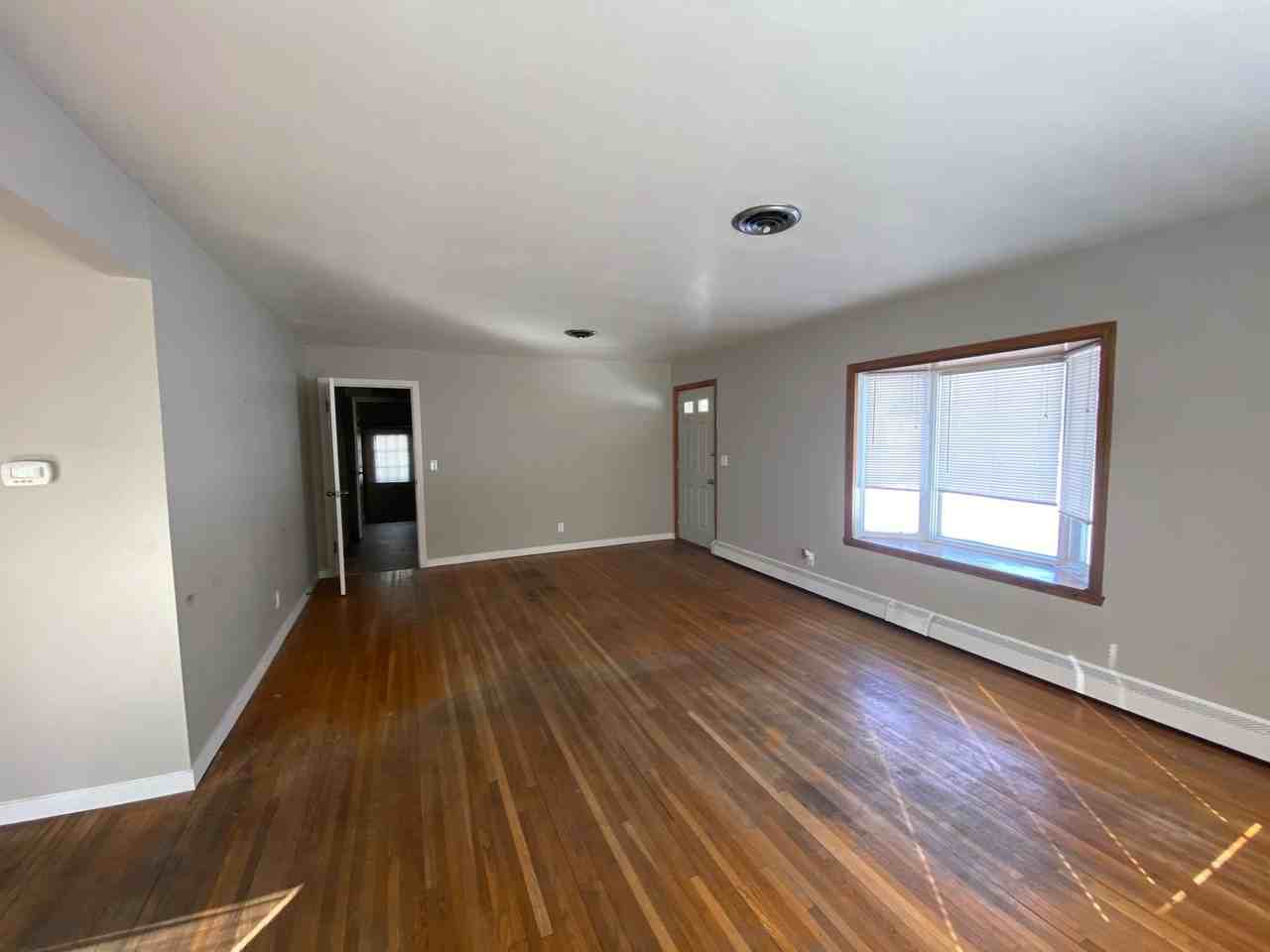 1452 12th St N - Photo 3 of 27