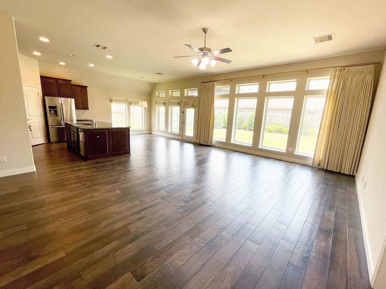 2302 Lost Bridge Ln - Photo 4 of 19