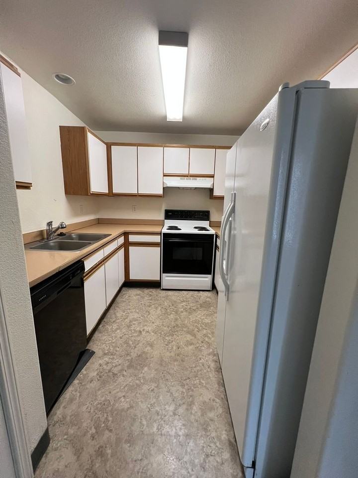 326 Old Fort Rd - Photo 2 of 6