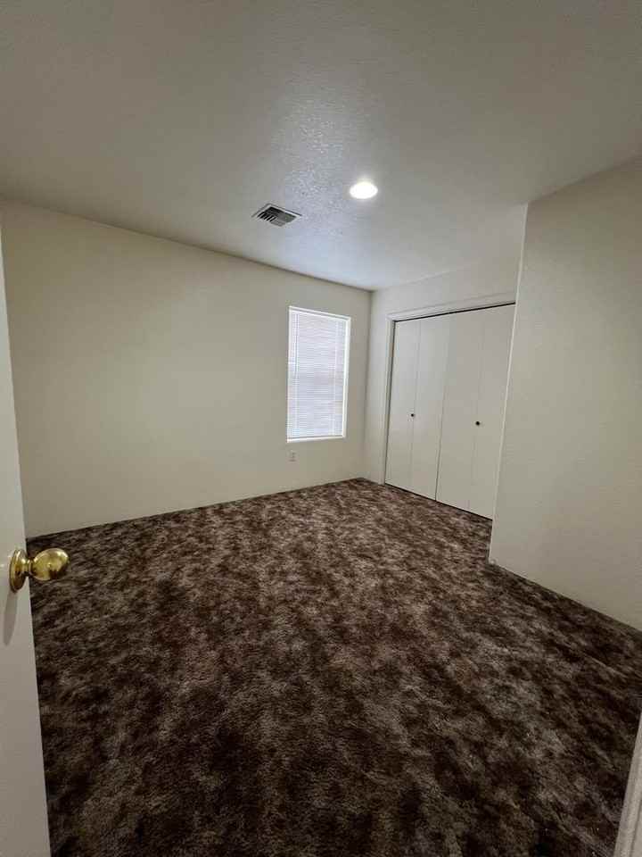 326 Old Fort Rd - Photo 4 of 6