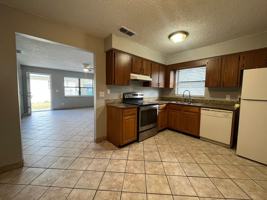 featured image of 910 S Center St