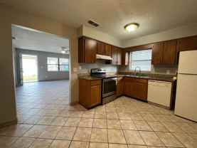 910 S Center St - Photo 1 of 1