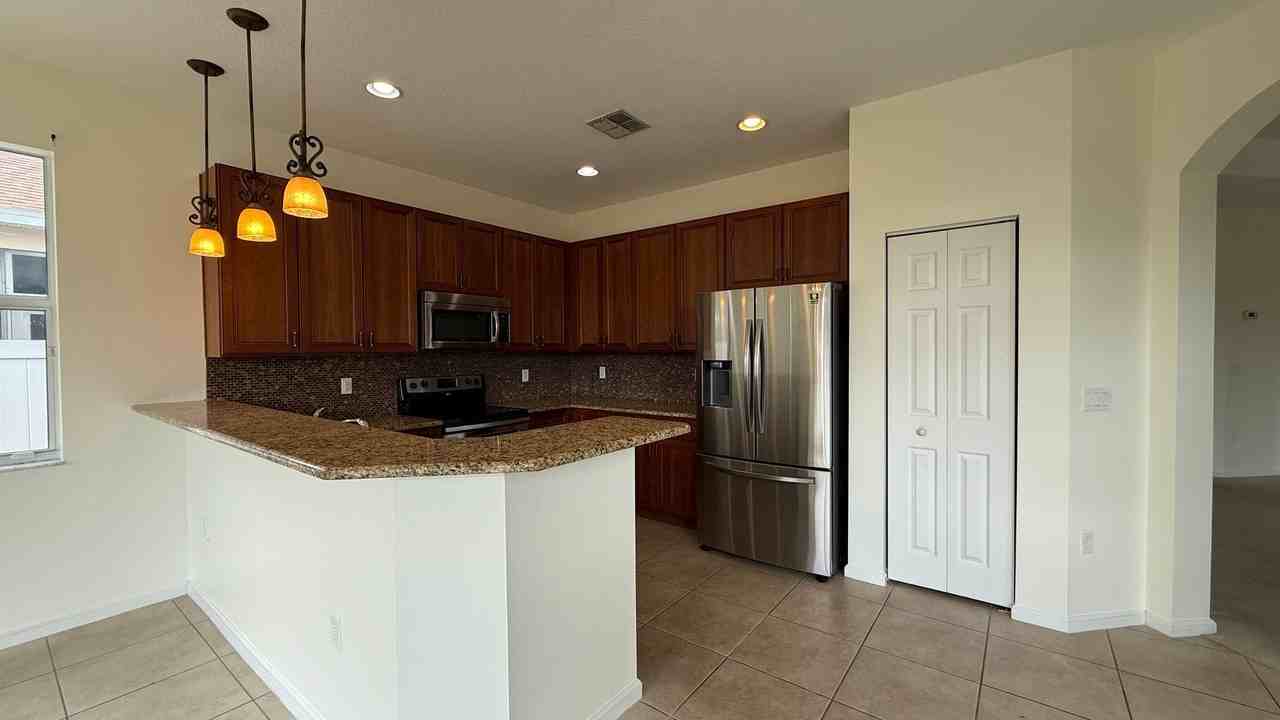 15812 Starlite St - Photo 3 of 43