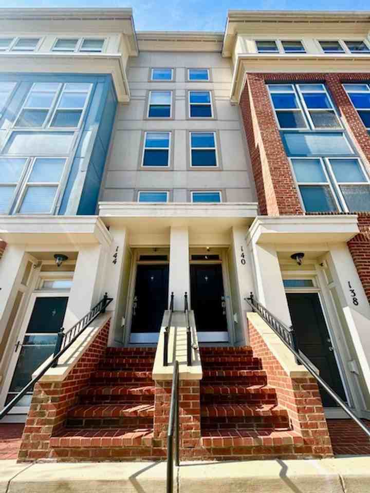 140 Copley Cir - Photo 3 of 36