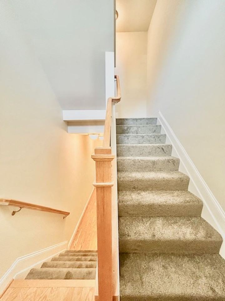 140 Copley Cir - Photo 4 of 36