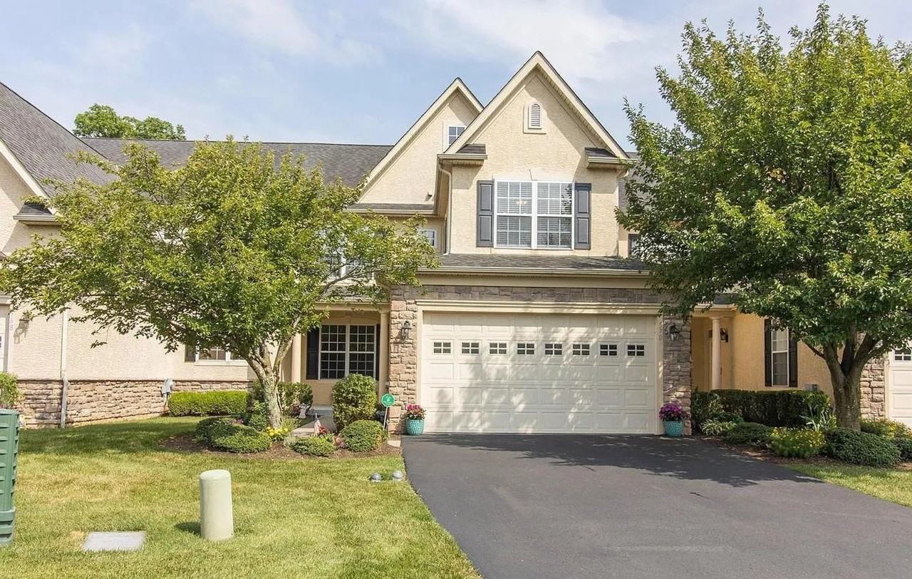 570 Farmdale Cir - Photo 3 of 47